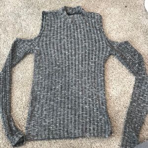 AE gray cut out shoulders long sleeve